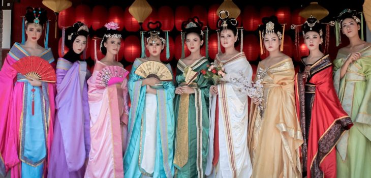 femmes-en-robes-chinoises-longues